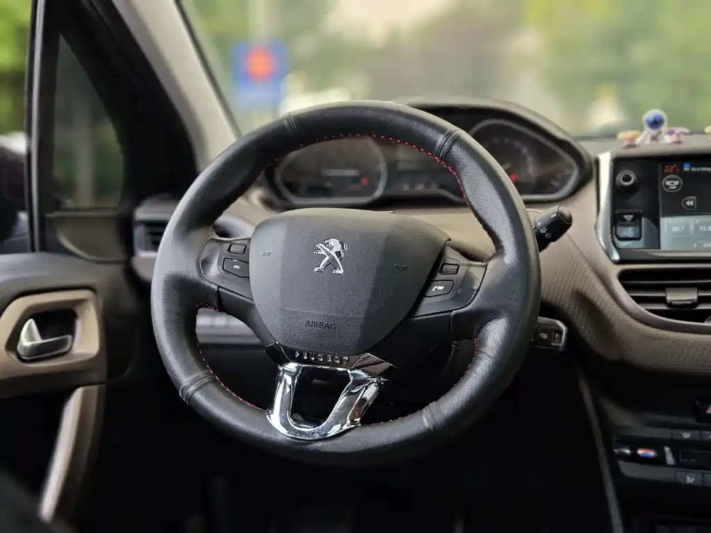 Peugeot 2008 — миниатюра 10