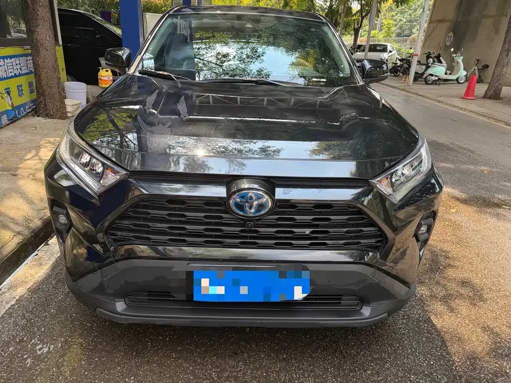 Toyota RAV4 — миниатюра 3