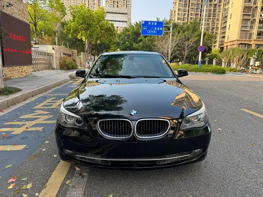 BMW 5 Series — миниатюра 2