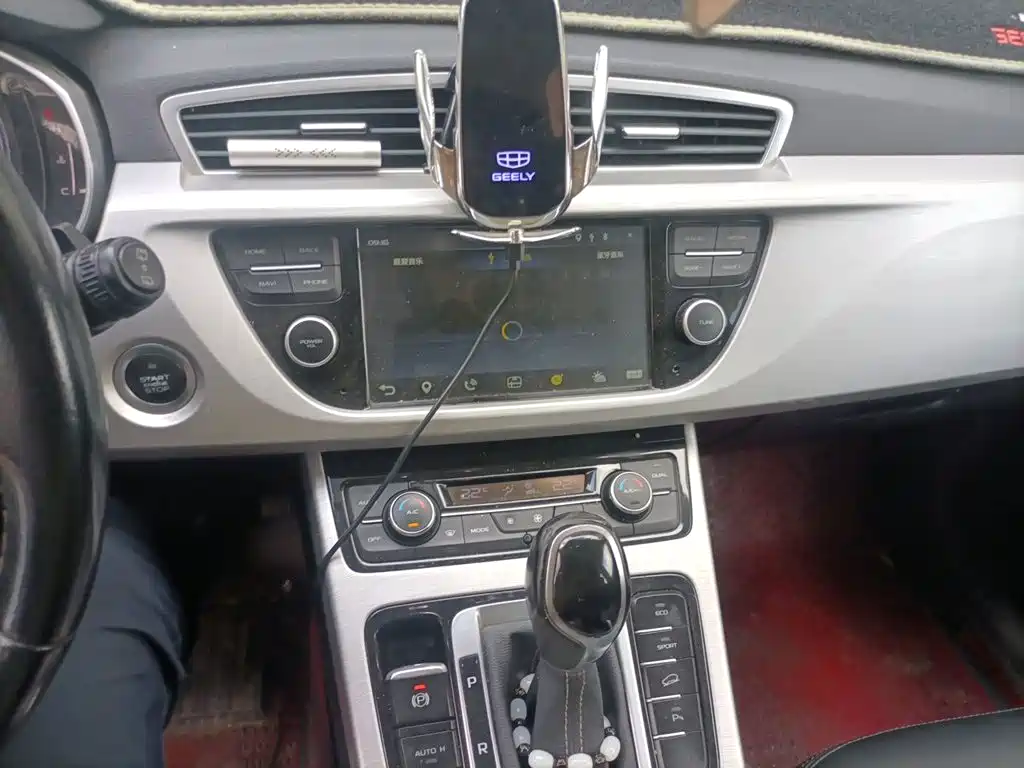 Geely Boyue — миниатюра 10