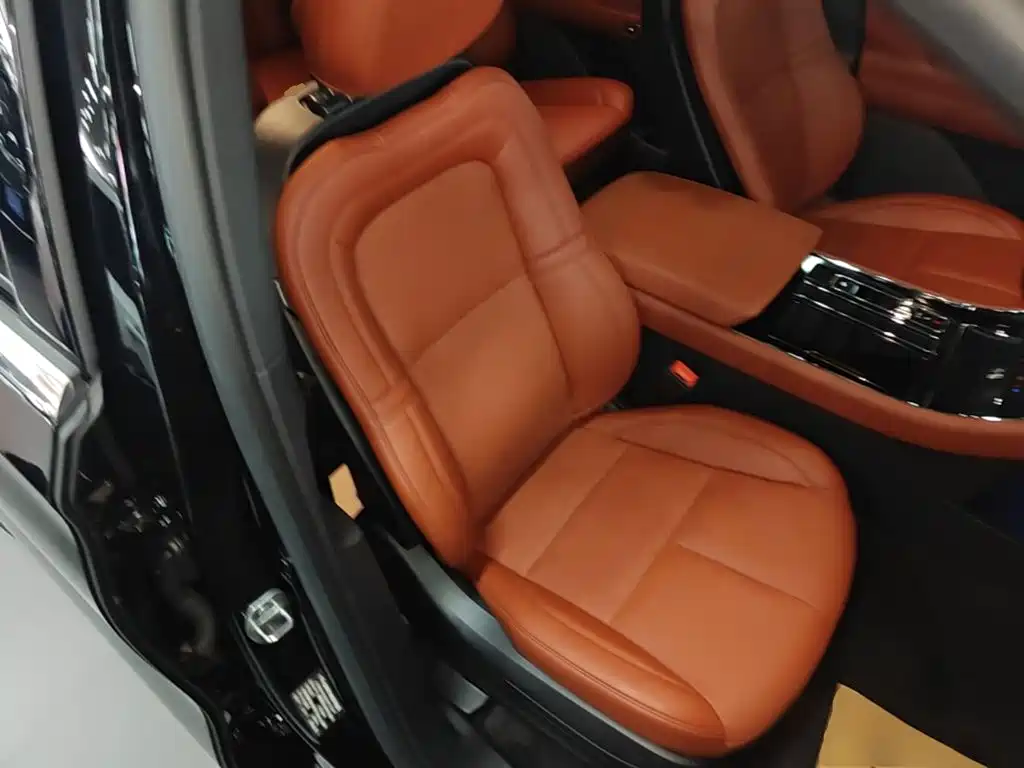 Lincoln Aviator — миниатюра 25