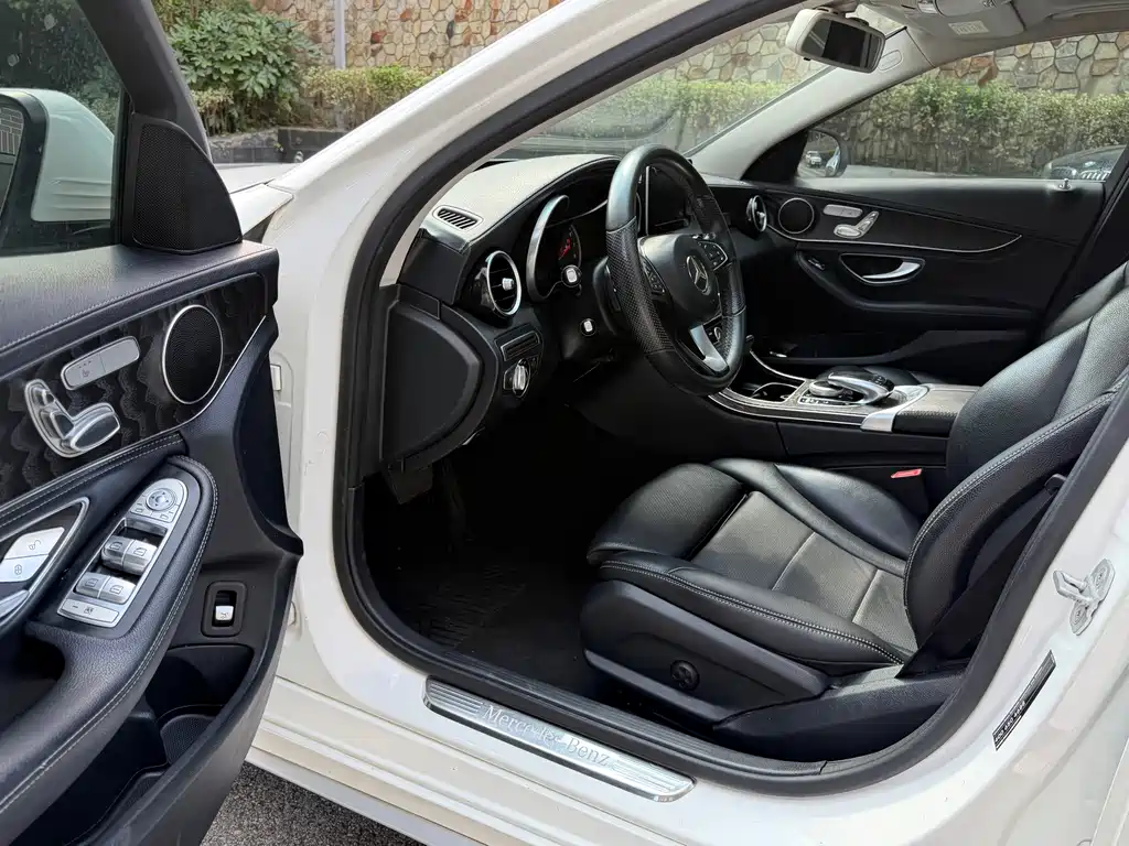 Mercedes-Benz C-Class — миниатюра 14