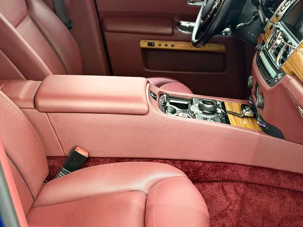 Rolls-Royce Ghost — миниатюра 12