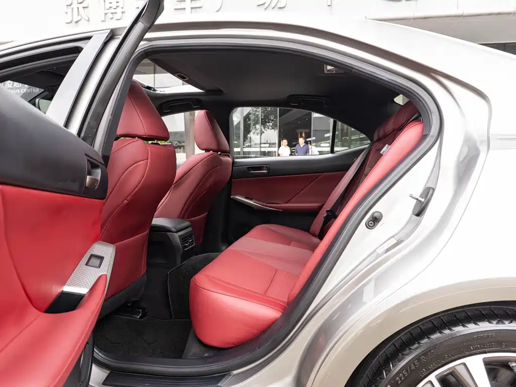 Lexus IS — миниатюра 10