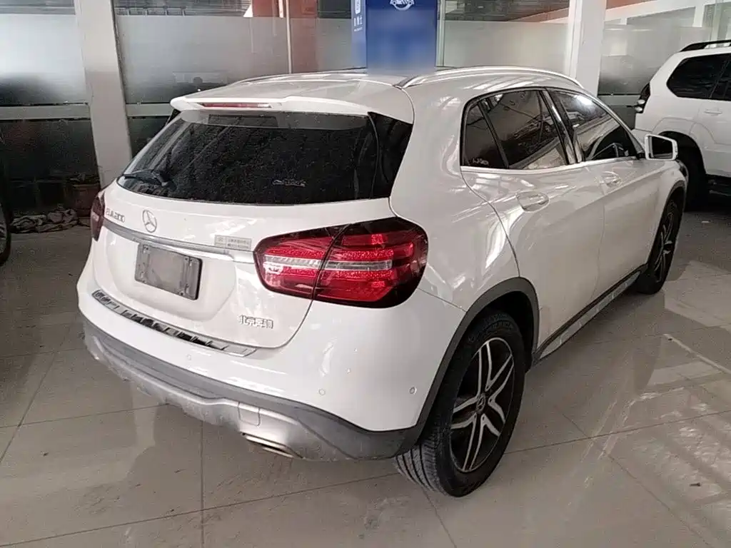 Mercedes-Benz GLA — миниатюра 7
