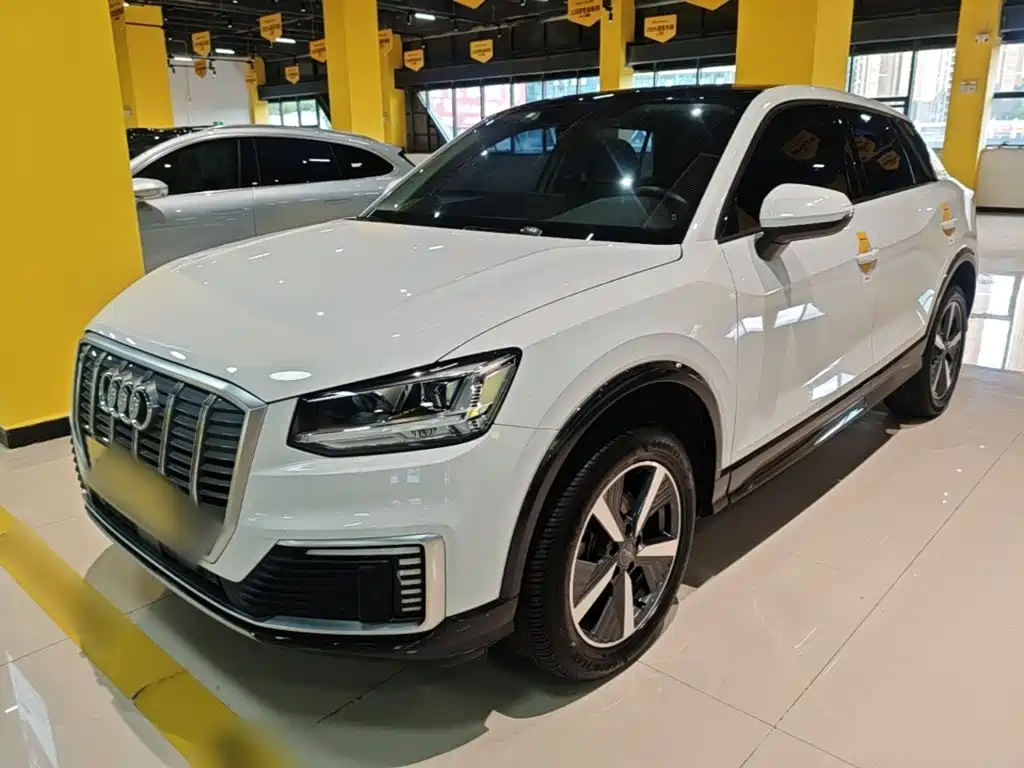Audi Q2L e-tron — миниатюра 2