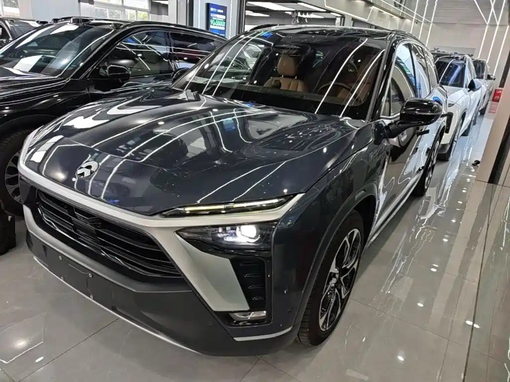 NIO ES8 2020 415KM мест