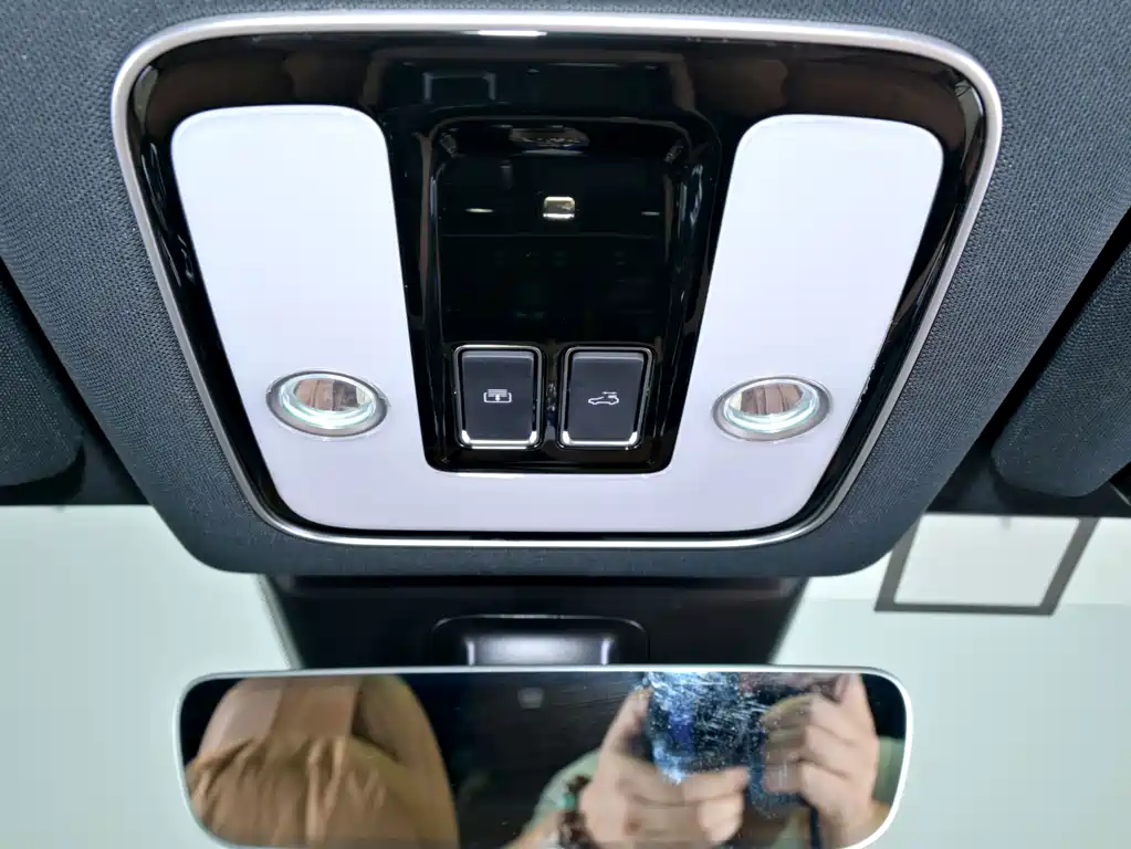 Li Auto Li ONE — миниатюра 17