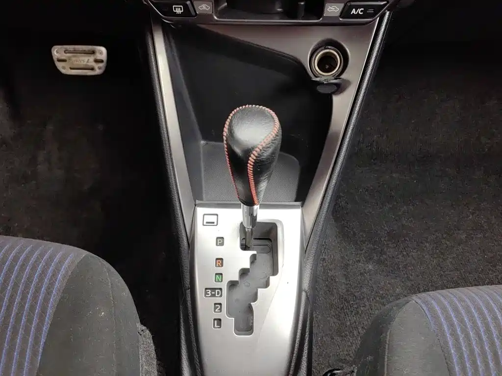 Toyota Yaris L — миниатюра 13