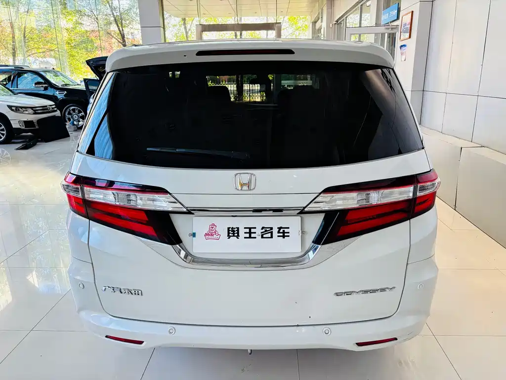 Honda Odyssey 2.4L Premium Edition, фото 7
