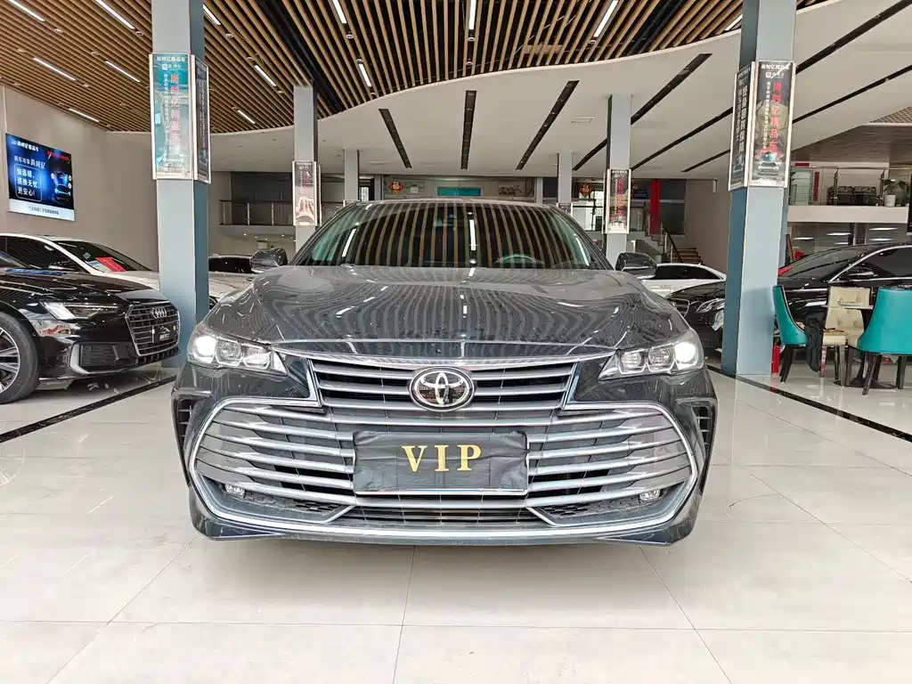 Toyota Avalon 2.5L Luxury Edition, фото 2