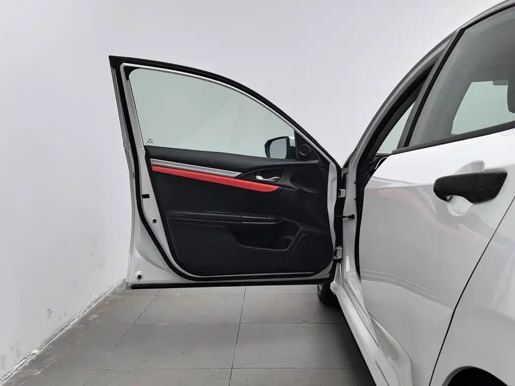 Honda Civic — миниатюра 8