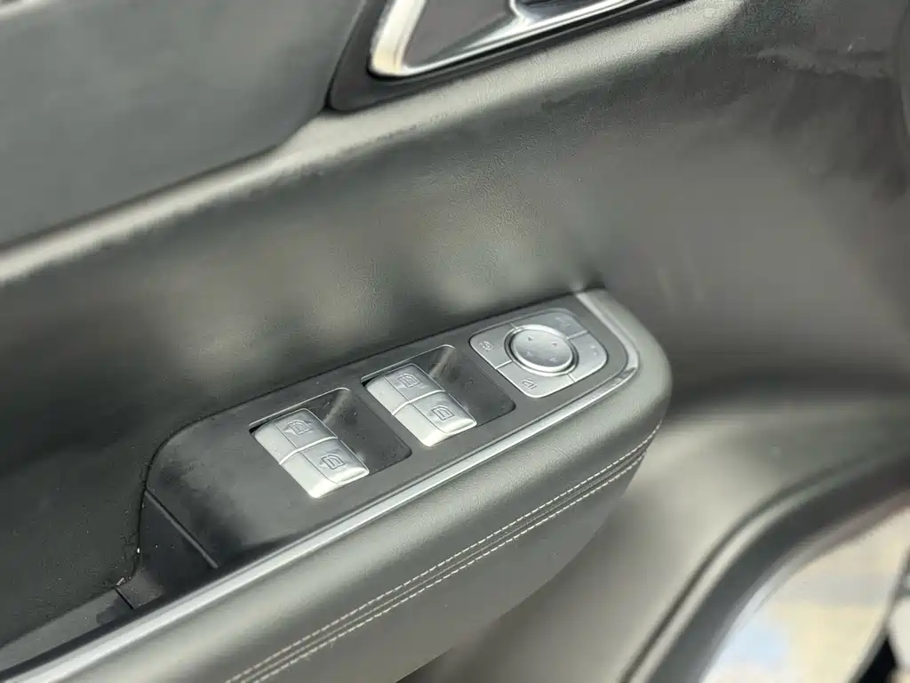 Li Auto ONE 2020 6 мест