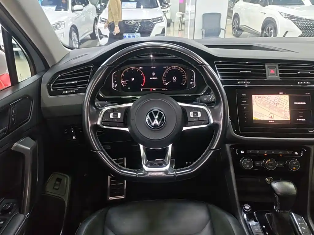 Volkswagen Tiguan L — миниатюра 11