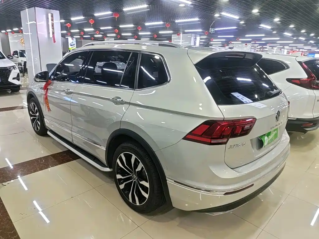 Volkswagen Tiguan L — миниатюра 5