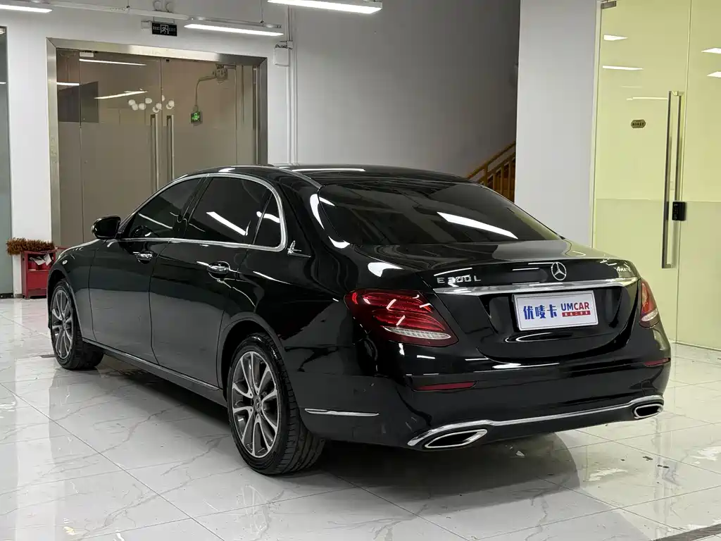 Mercedes-Benz E-Class — миниатюра 4