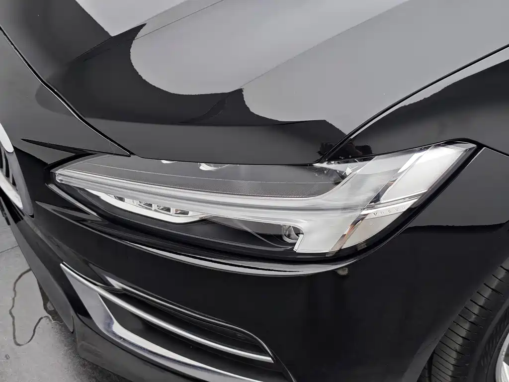 Volvo S90 — миниатюра 17