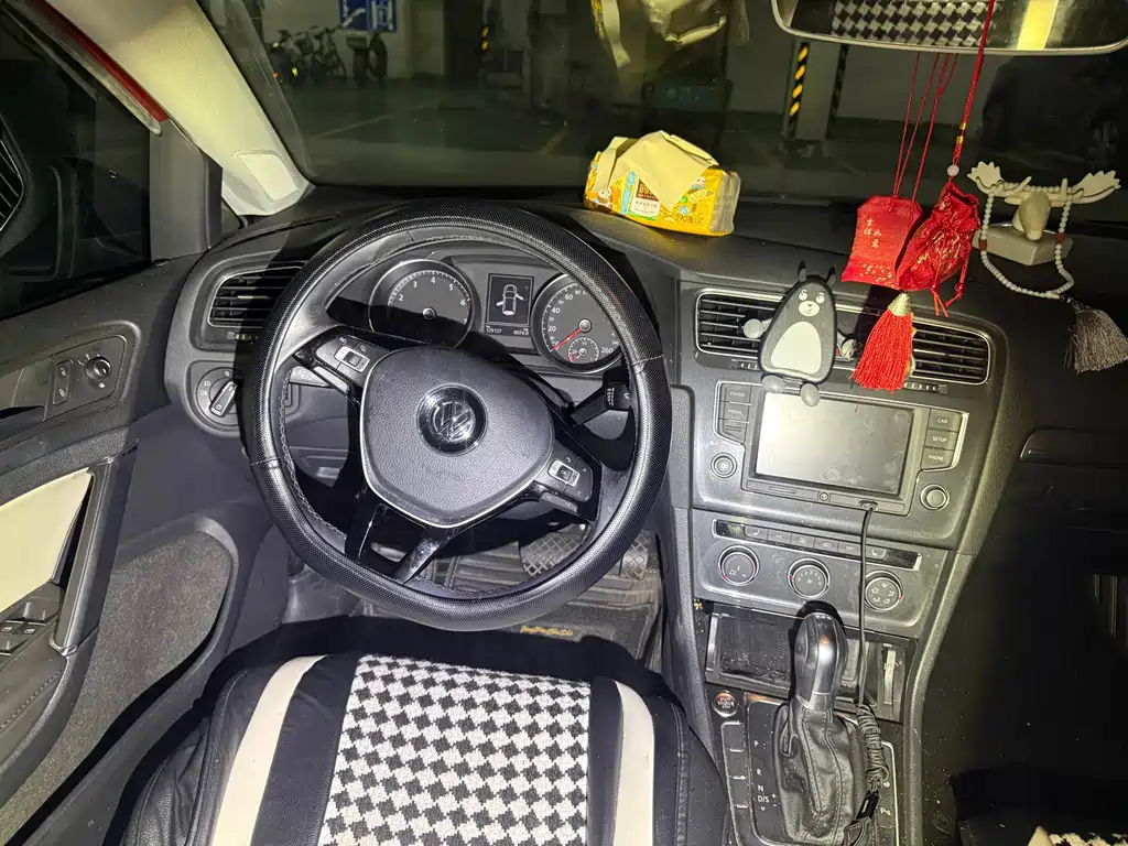 Volkswagen Golf — миниатюра 10