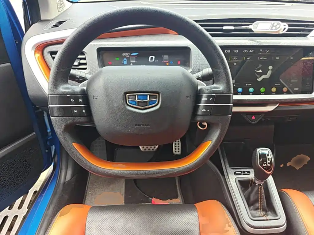 Geely Vision X1 — миниатюра 11