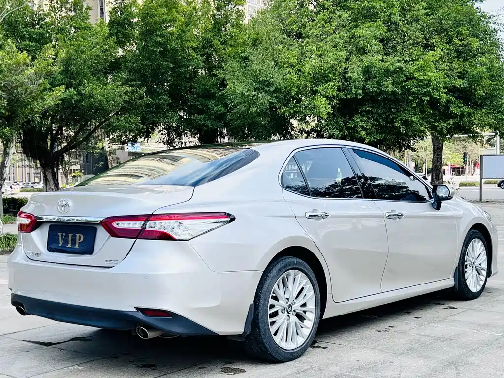 Toyota Camry — миниатюра 6