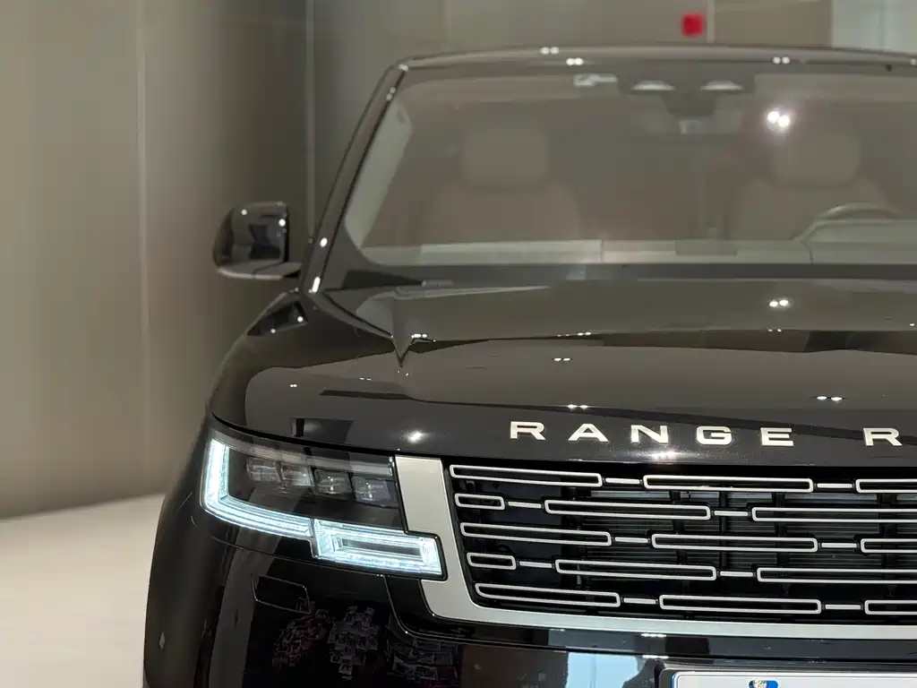 Land Rover Range Rover 2023 3.0 L6 400PS мест Long Wheelbase