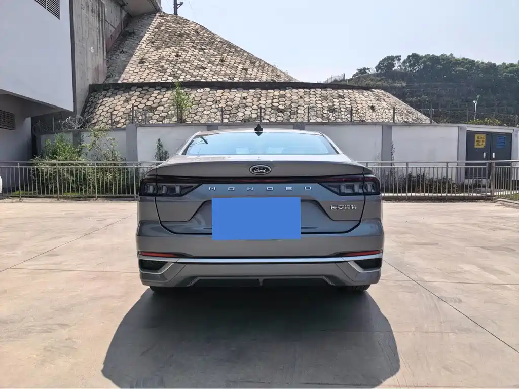 Ford Mondeo — миниатюра 5