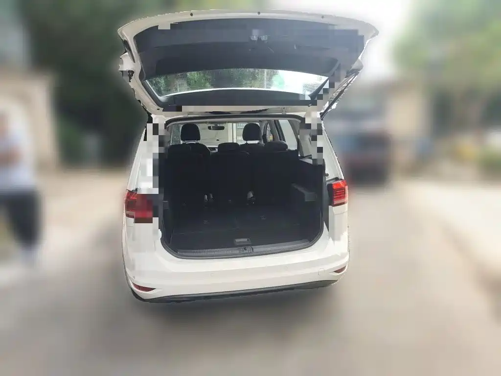 Volkswagen Touran — миниатюра 16