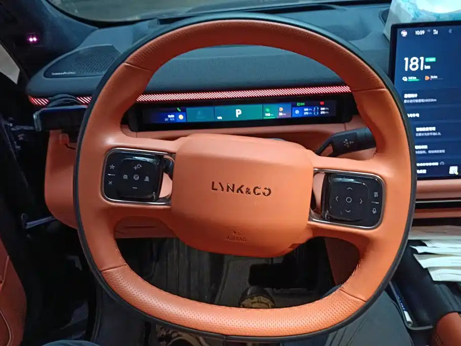 Lynk & Co Рука 900. — миниатюра 15
