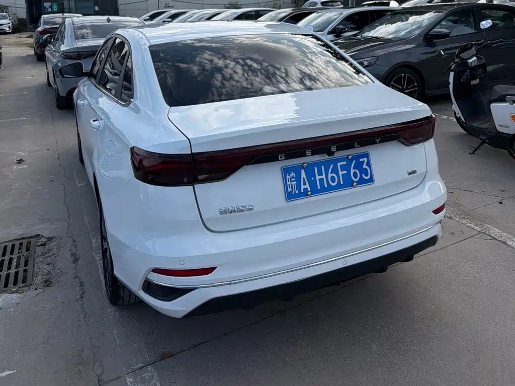 Geely Emgrand — миниатюра 8
