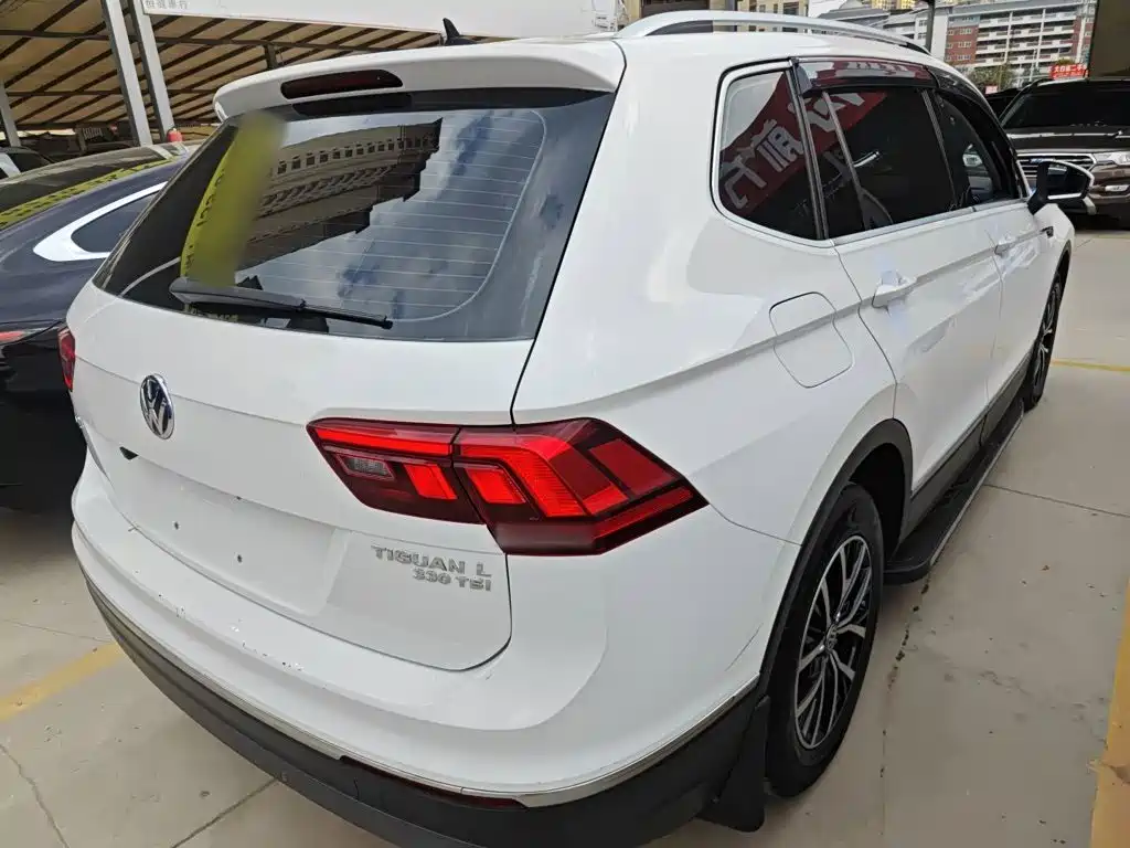 Volkswagen Tiguan L L 2017 330TSI AT Comfort