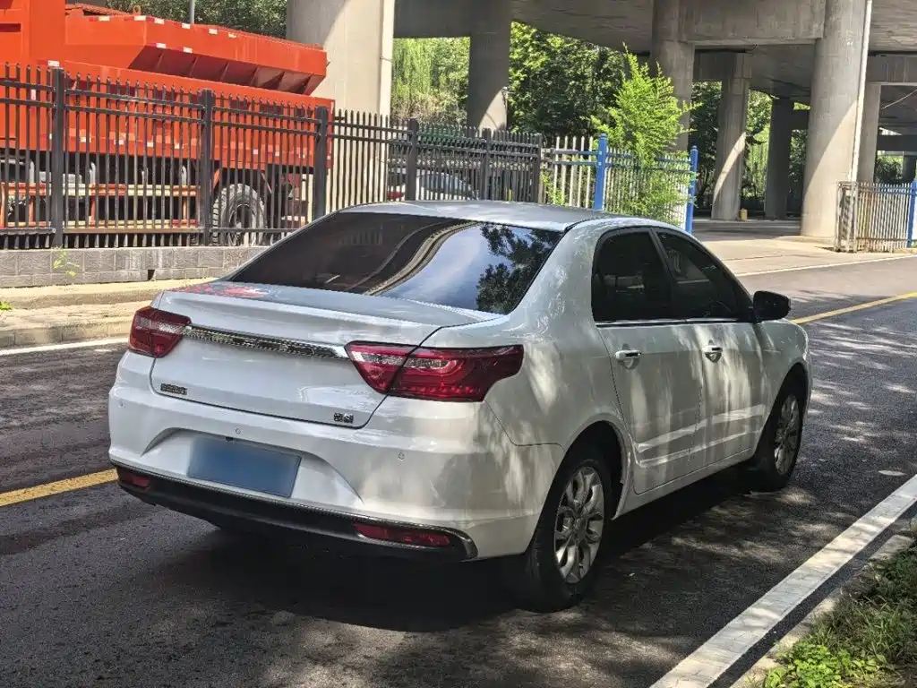 Geely Vision — миниатюра 5