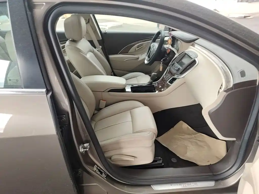 Buick LaCrosse — миниатюра 25