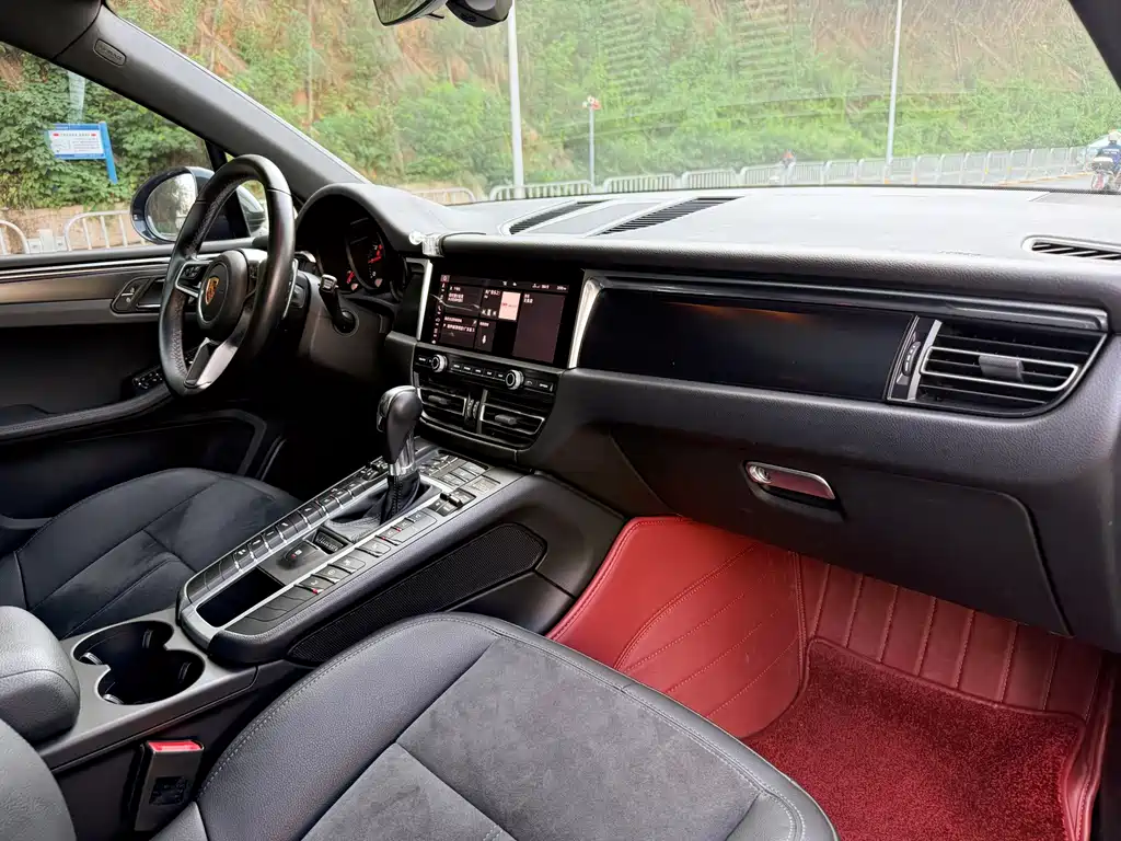Porsche Macan — миниатюра 19
