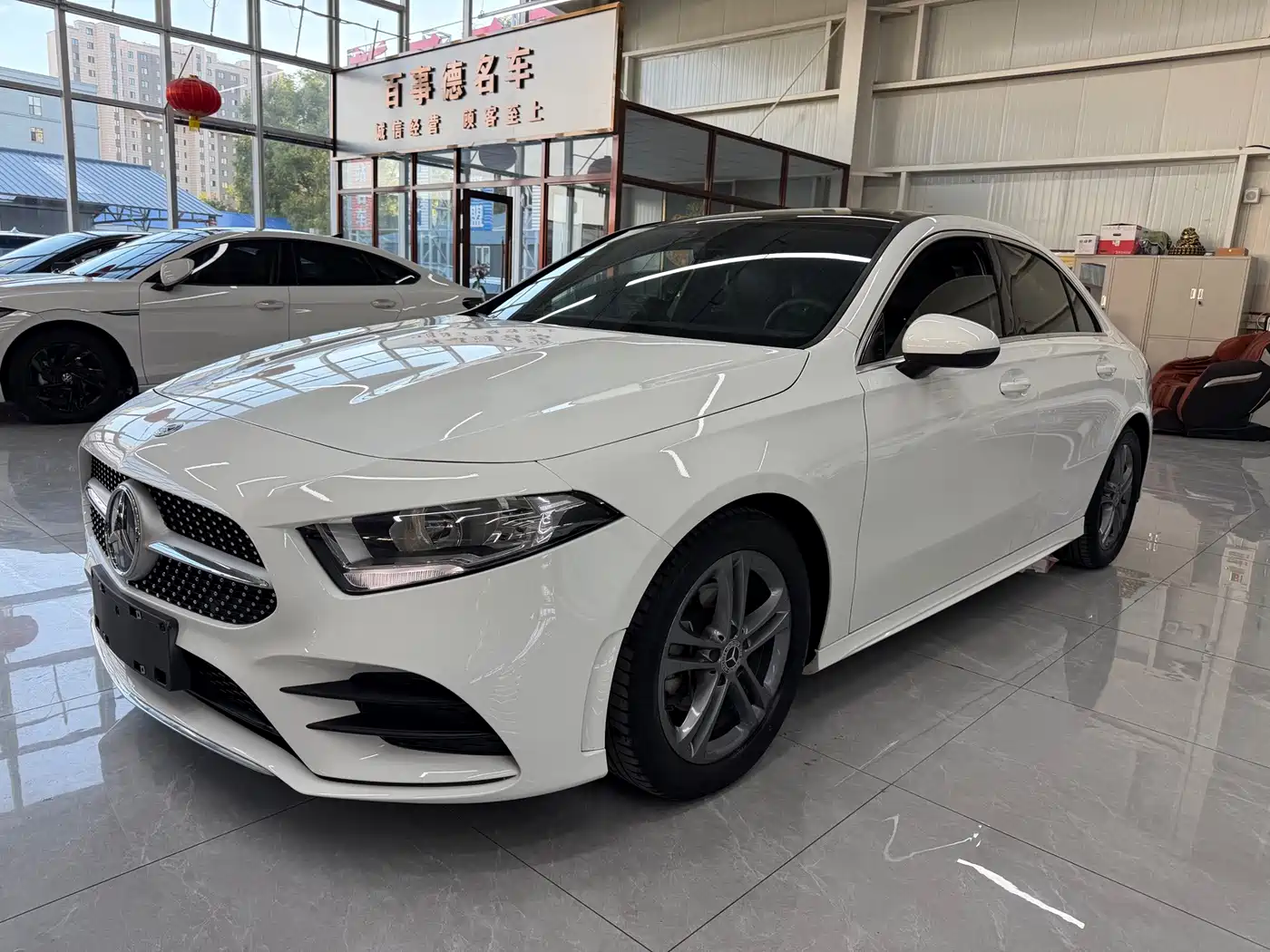 奔驰A级 2022款 改款 A 180 L 运动轿车 2023