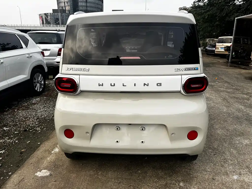 Wuling MINIEV — миниатюра 11