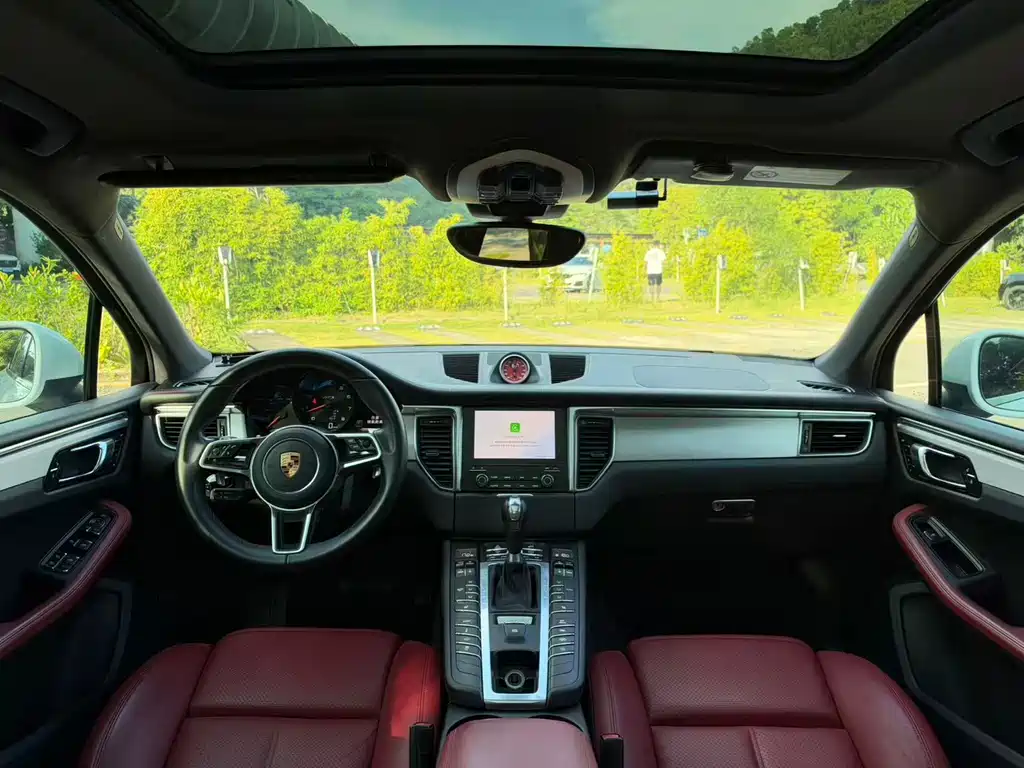 Porsche Macan — миниатюра 11