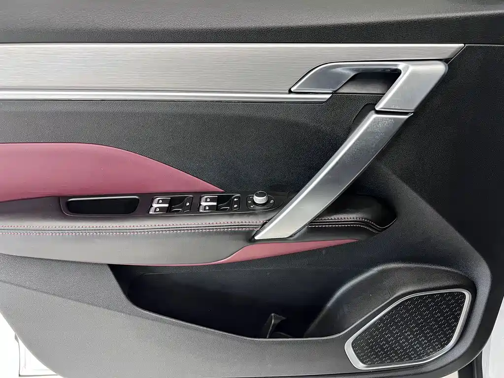 Geely Binyue — миниатюра 8