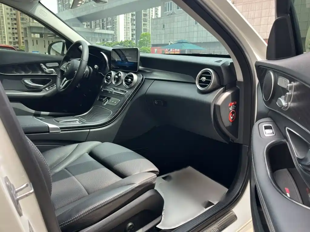 Mercedes-Benz C-Class (Import) — миниатюра 17