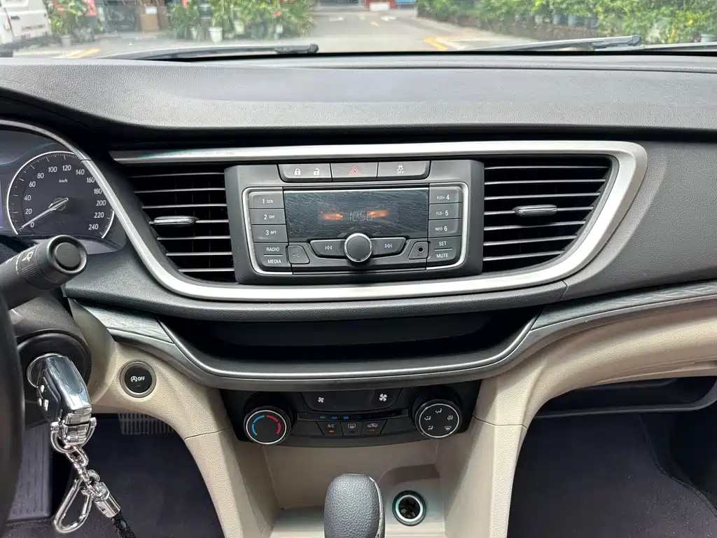 Buick Excelle — миниатюра 17