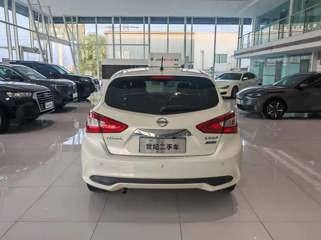 Nissan Tiida — миниатюра 13