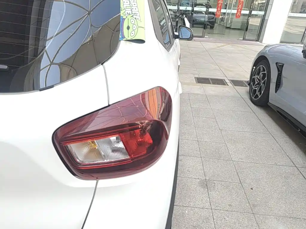 Renault City K-ZE — миниатюра 8