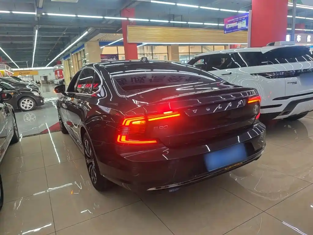 Volvo S90 — миниатюра 5