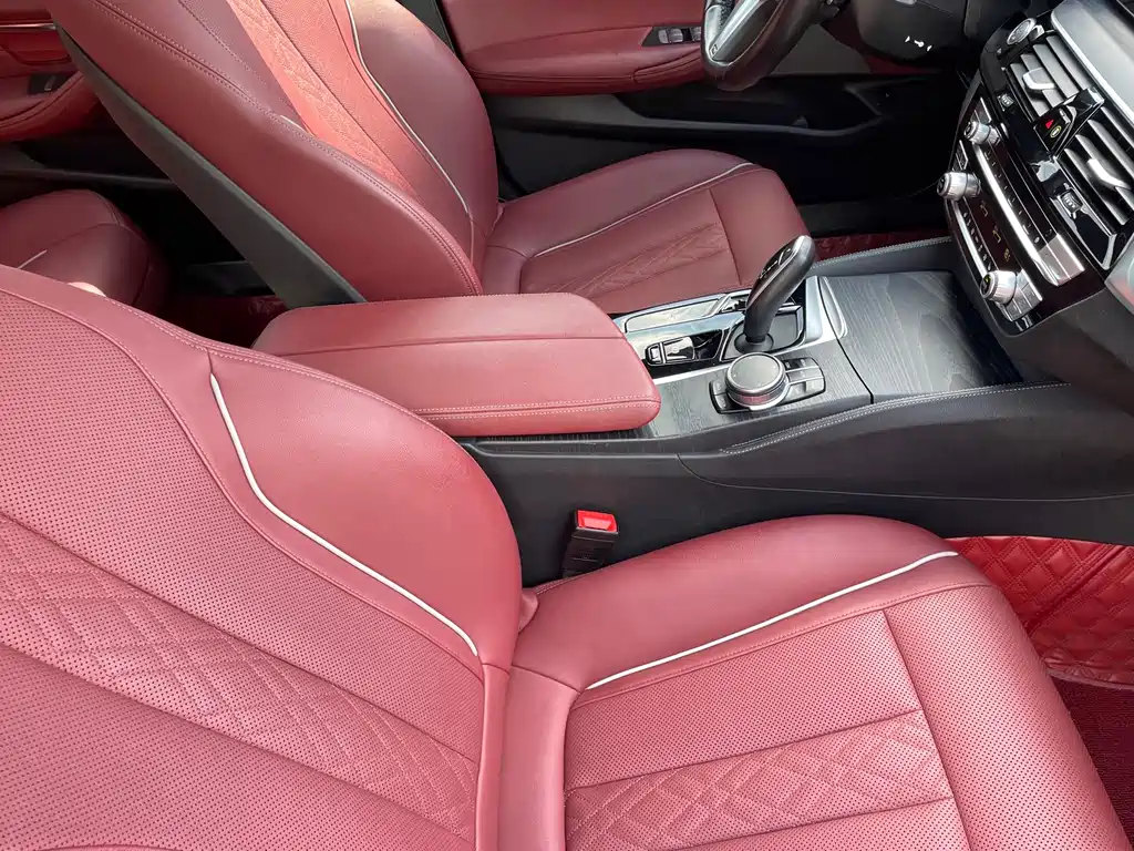 BMW 5 Series — миниатюра 15