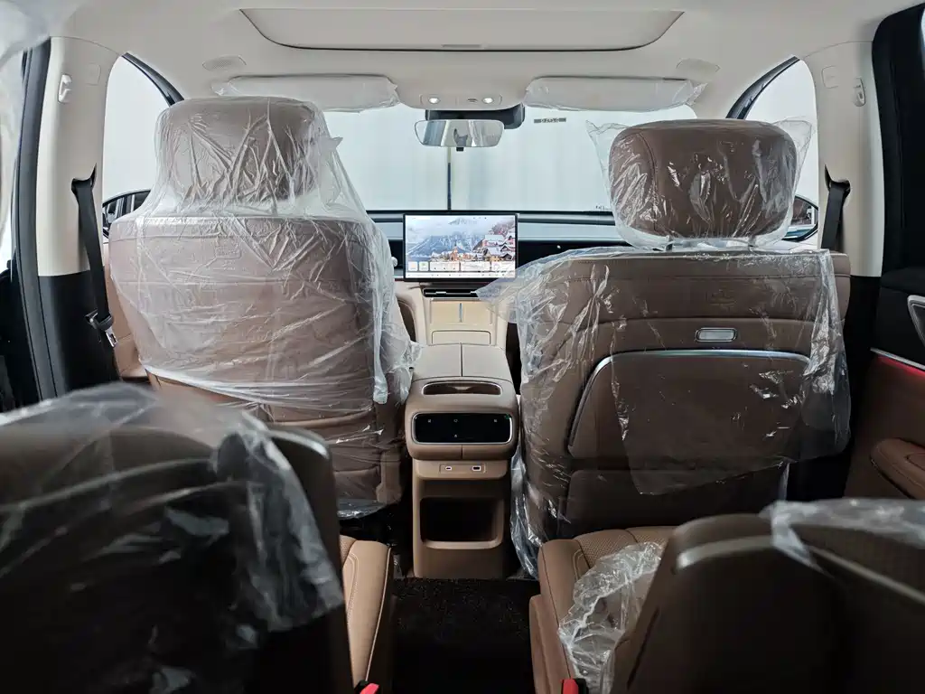Wuling Xingguang L — миниатюра 18