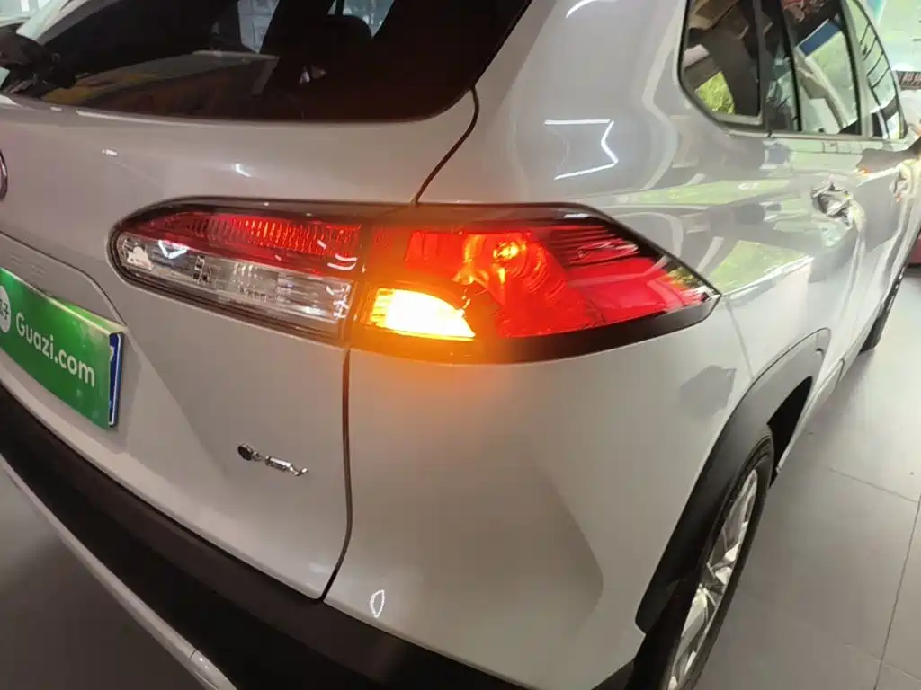 Toyota Corolla Cross — миниатюра 8