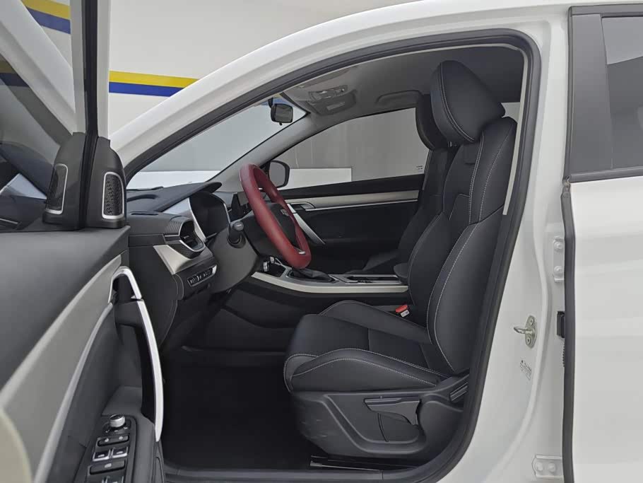 Geely Binyue 1.5 л 2024 г. Белый, пробег 22700 км