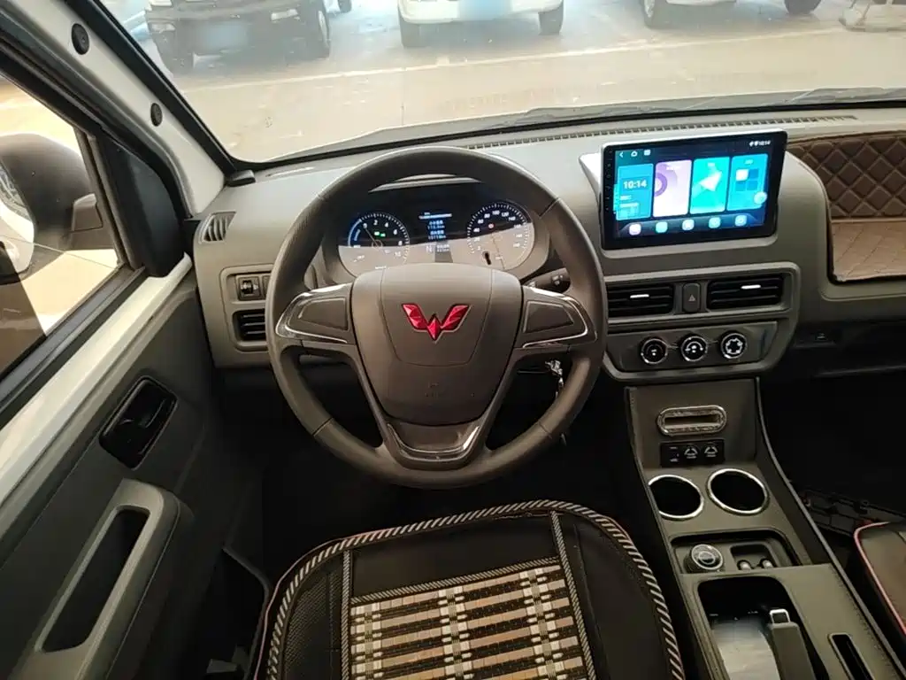 Wuling Yangguang — миниатюра 11