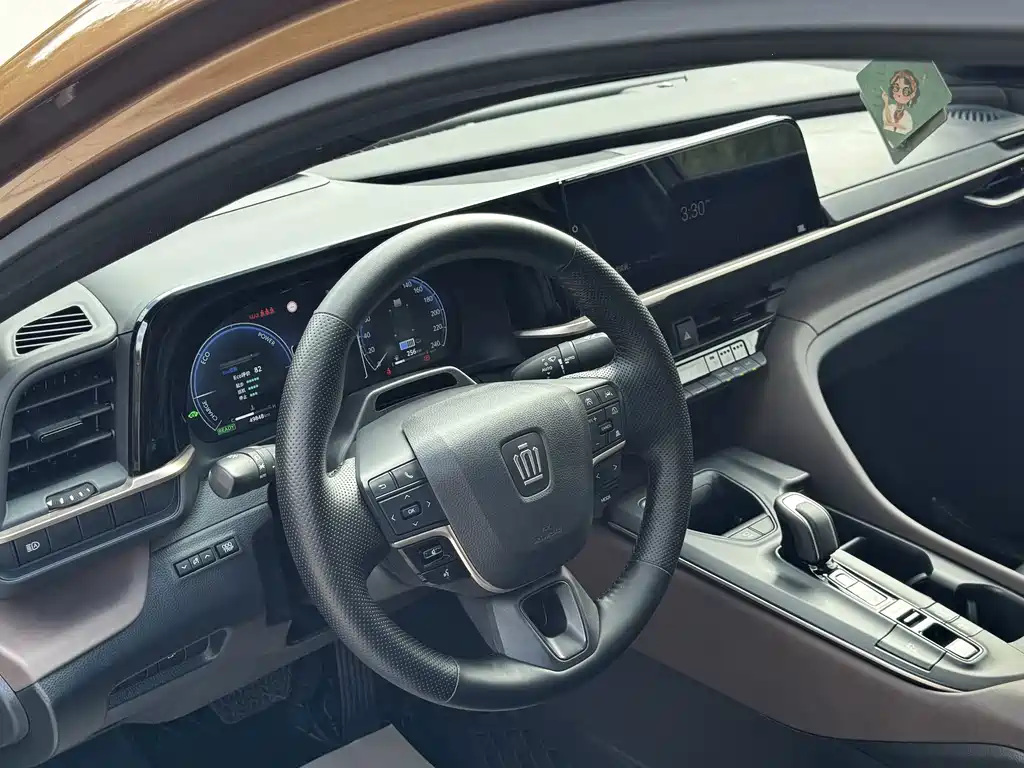 Toyota Crown SportCross — миниатюра 9