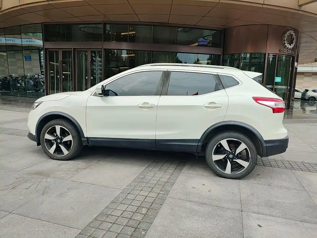 Nissan Qashqai — миниатюра 25