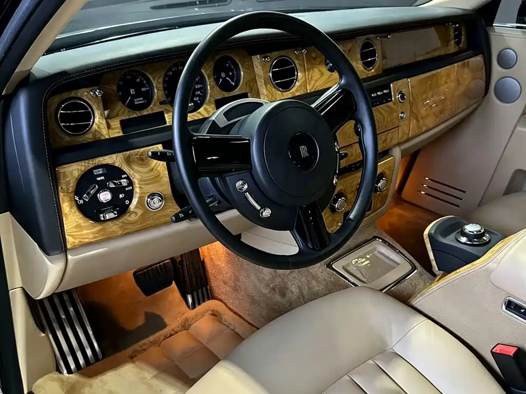 Rolls-Royce Phantom — миниатюра 4